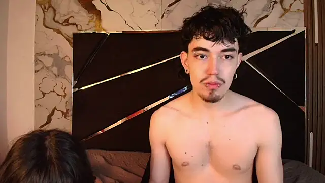 Chat XXX en directo de Couple_In_Heat