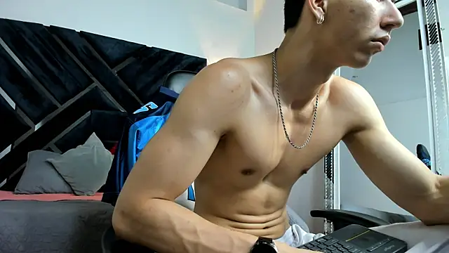 Chat +18 de OliverThompsonJS ao vivo