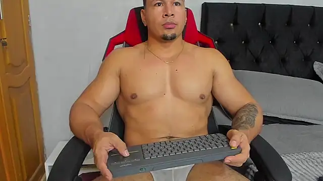 tyler_hank01 Chat XXX live