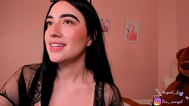 Chat +18 de angeel_fox ao vivo
