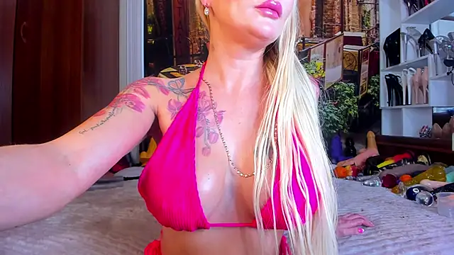 NikkaHOTx Show in webcam