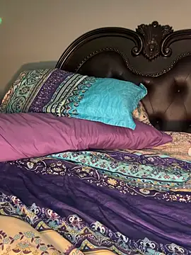 RenaThickAss Show in webcam