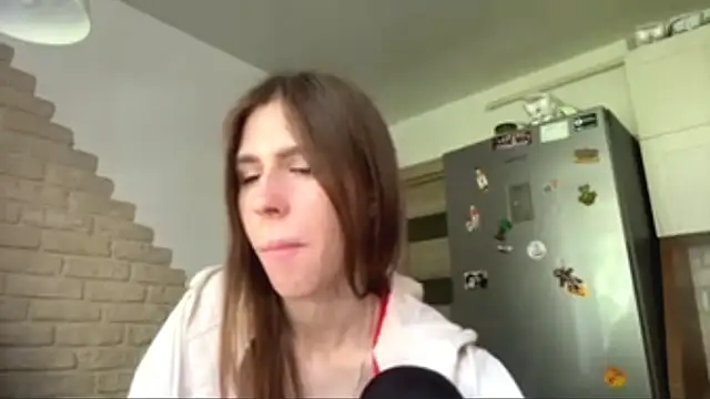ZaraGuyette Chat XXX in diretta