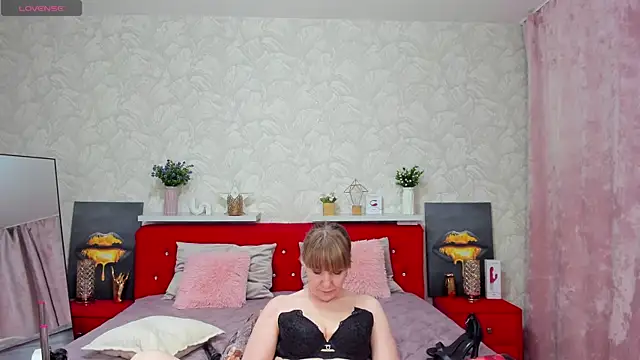 Chatroom XXX en direct de KattyPeachX