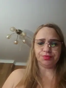 XXX chat uživo modela BLONDKICIA1