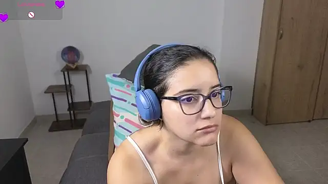 blue__moon_ লাইভ XXX চ্যাট