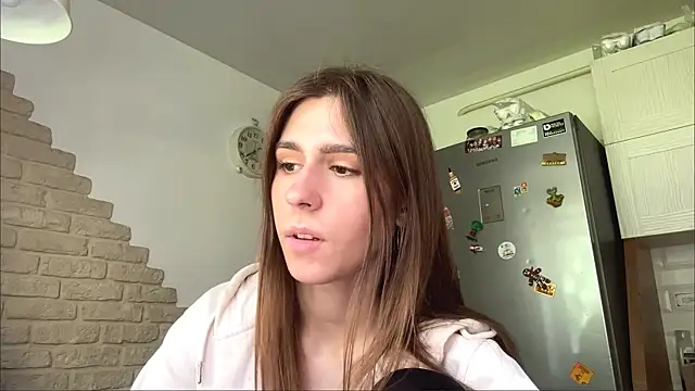 ZaraGuyetten Webbikameraesitys