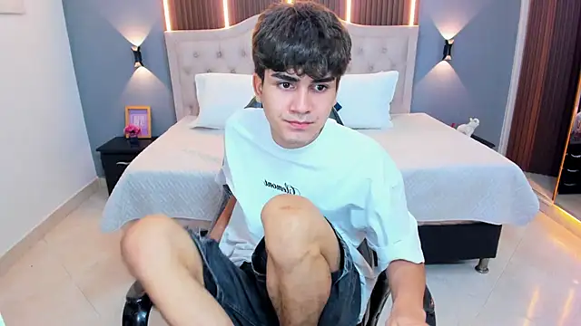Tommy18__: απευθείας συνομιλία ΧΧΧ