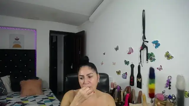 mature_bigboobs10's Live XXX Chat