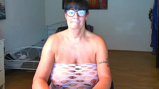 Sylly Live XXX Chat