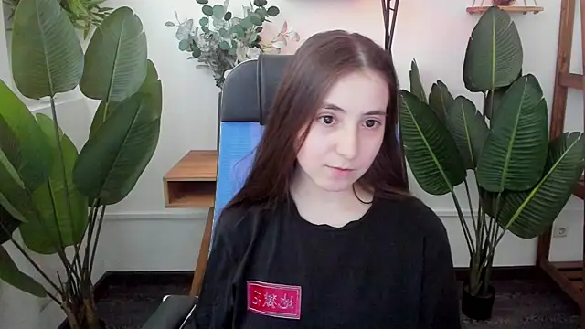 VirtuallVoyant Chat XXX live