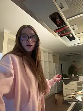 daisycollins XXX чат на живо