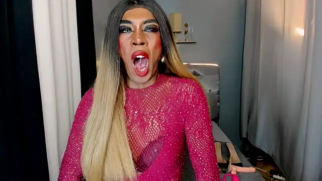 Show modela TsBlackHORSECOCKcalix na web-kameri