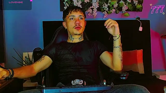 HannibalLester Show Webcam