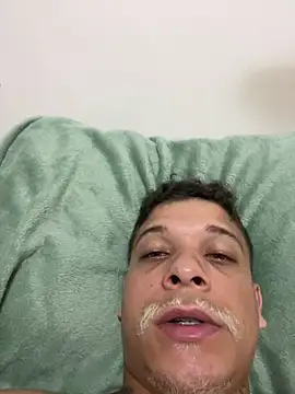 Show de CabaMacho22 na webcam