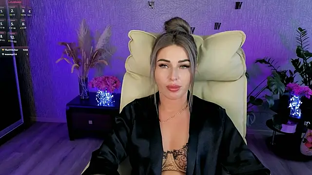 Онлайн чат XXX NikkiiStill