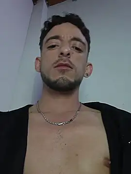 Meliodas97xxx's Live XXX Chat