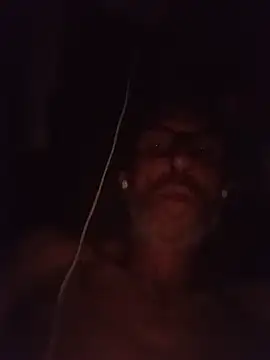 chris-sbh11 live XXX chat
