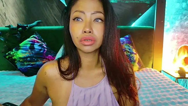 XXX chat uživo modela ElyaQuinn