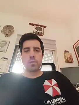 sergivel: διαδικτυακό σόου στην κάμερα