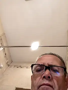 bobby69cock Webcam-Show