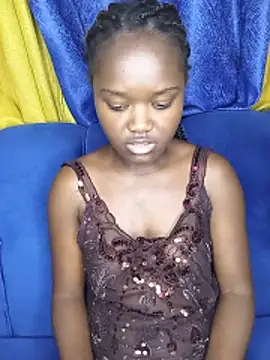 Chat +18 de little_creamy ao vivo