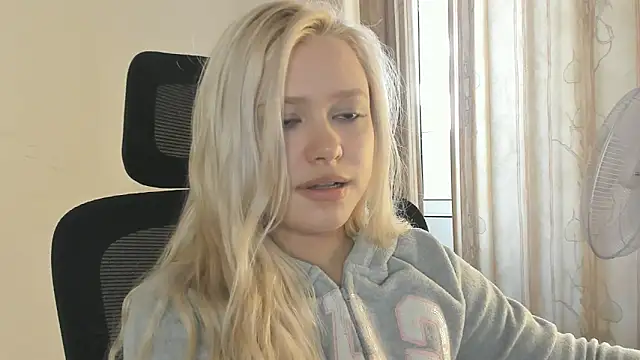 MidnightPoise live XXX chat
