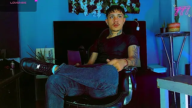 HannibalLester Webcamshow