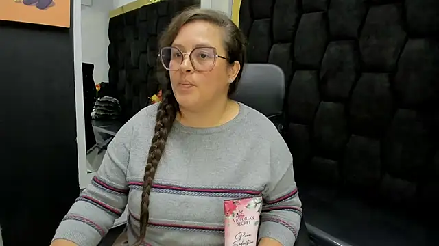 دردشة Sarah_Boobs_ الجنسية المباشرة