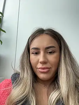 Czat XXX na żywo – BarbieDoll13