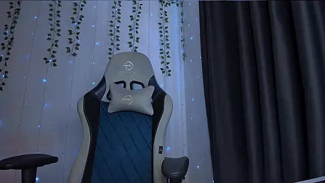 Chatroom XXX en direct de KarlaSim
