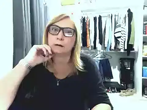 Mommynaughty69 Pertunjukan Webcam