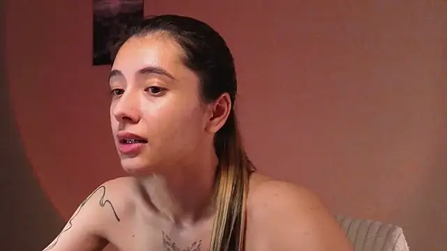 Chat +18 de DarlaLike ao vivo