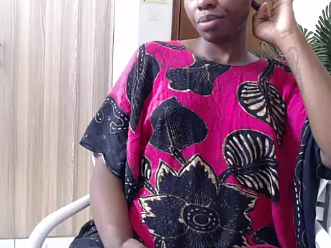 black___ghodess Adlı Modelin Canlı XXX Sohbeti