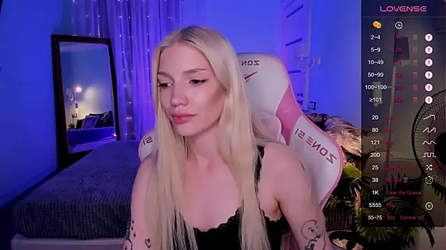 AnyaTaylor_ Chat XXX in diretta