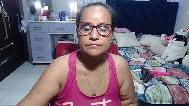 دردشة pervert_mommy_ الجنسية المباشرة