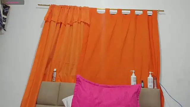 lilybaudyn_'s Live XXX Chat