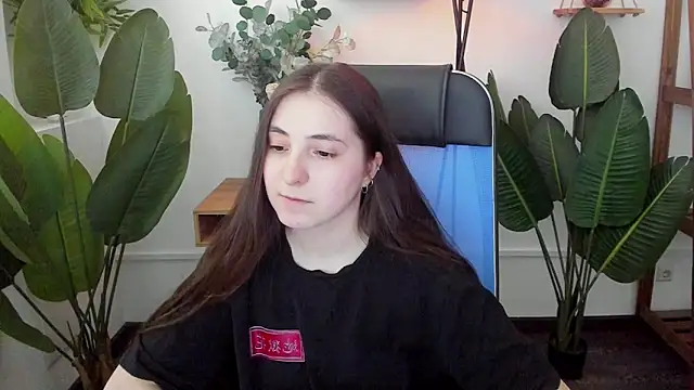 VirtuallVoyant's Live XXX Chat