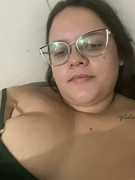 Show de Laryssinha_69 na webcam