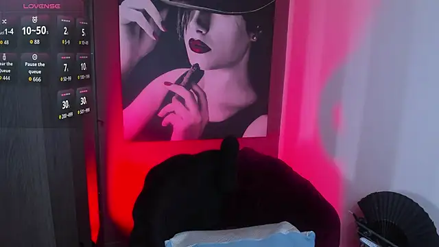 Chatroom XXX en direct de QueenOfHaze