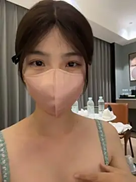 gougou13's Webcam Show