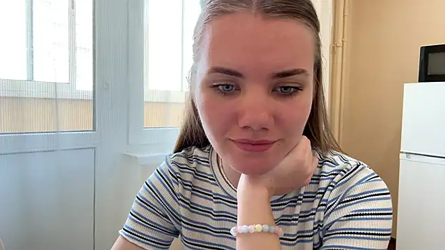 doana_bebriti Adlı Modelin Canlı XXX Sohbeti