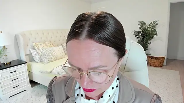 Vika73 即時 XXX 聊天