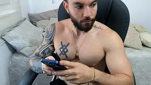 Isaac_Carter Adlı Modelin Web Kamerası Şovu
