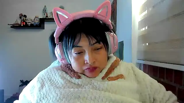 Shaddycute_ Show in webcam