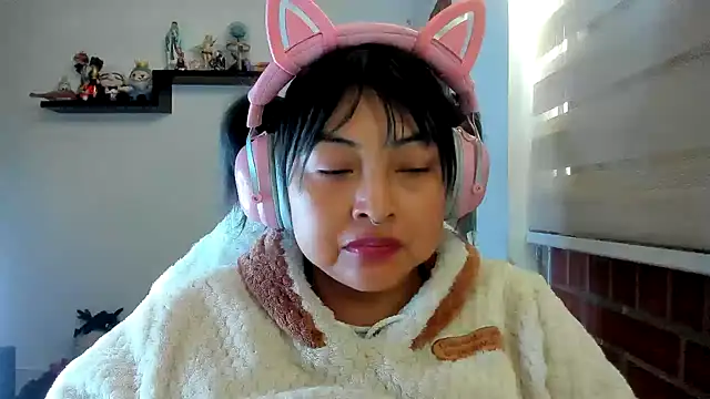 Chat XXX en directo de Shaddycute_