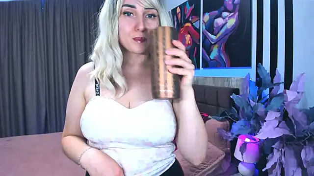 Chat XXX en directo de MilenaBlossom