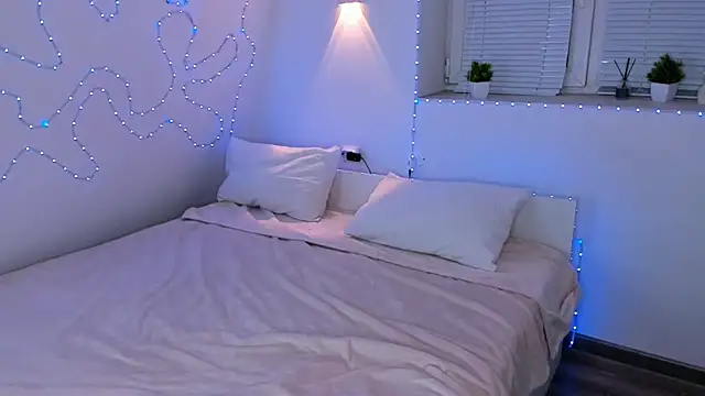 Raevella's Webcam Show