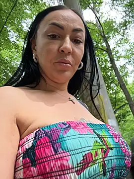 Chatroom XXX en direct de MaiaGold