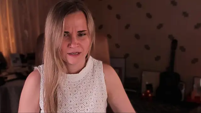 MiaSparkes Chat XXX live